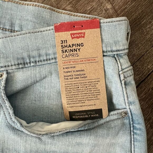 Levi's Plus Size Levi's 311 Shaping Capris-Size 26W - Picture 3 of 9